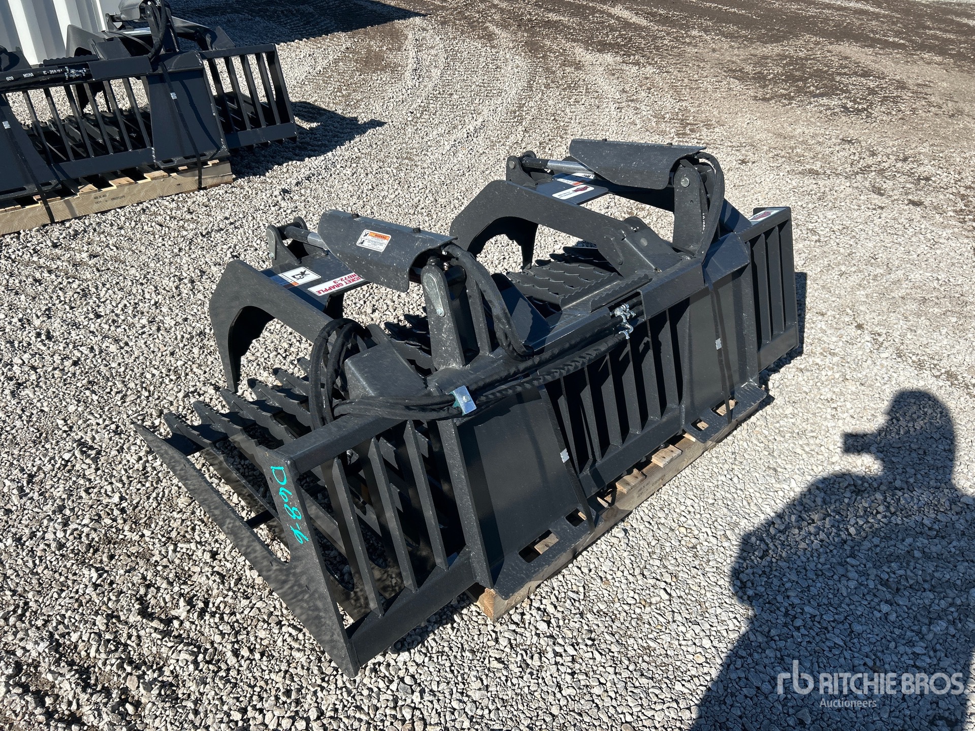 General Appearance with Foto, angolo posteriore sinistro