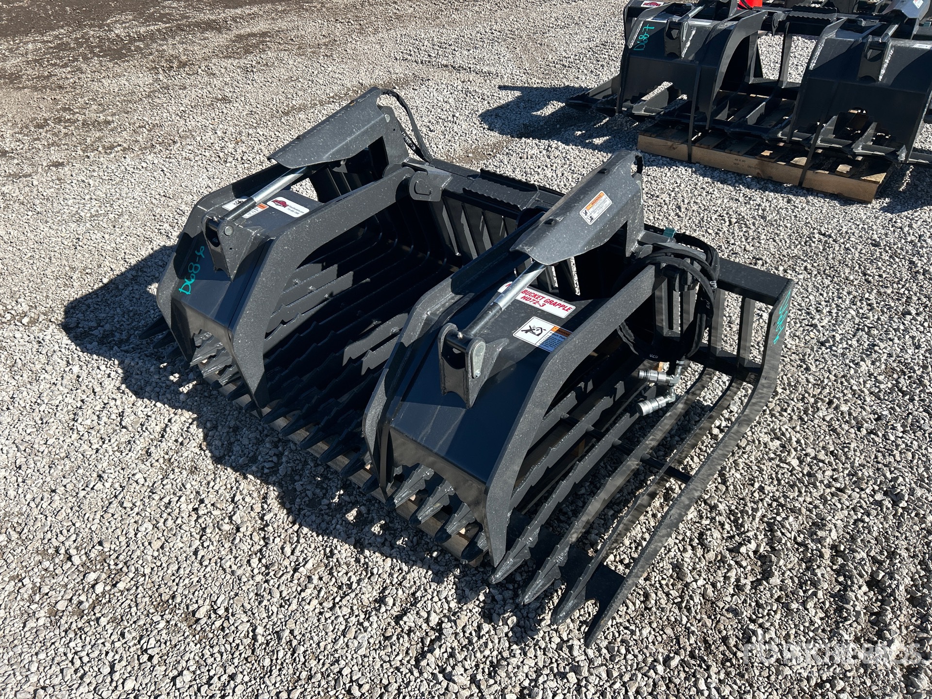 General Appearance with Foto, angolo anteriore sinistro