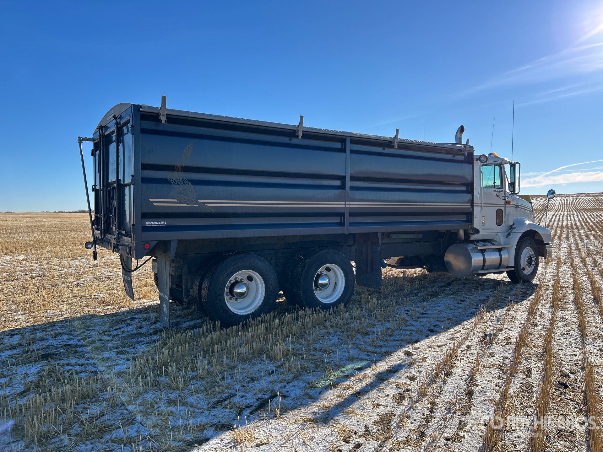 General Appearance with Foto, angolo anteriore sinistro