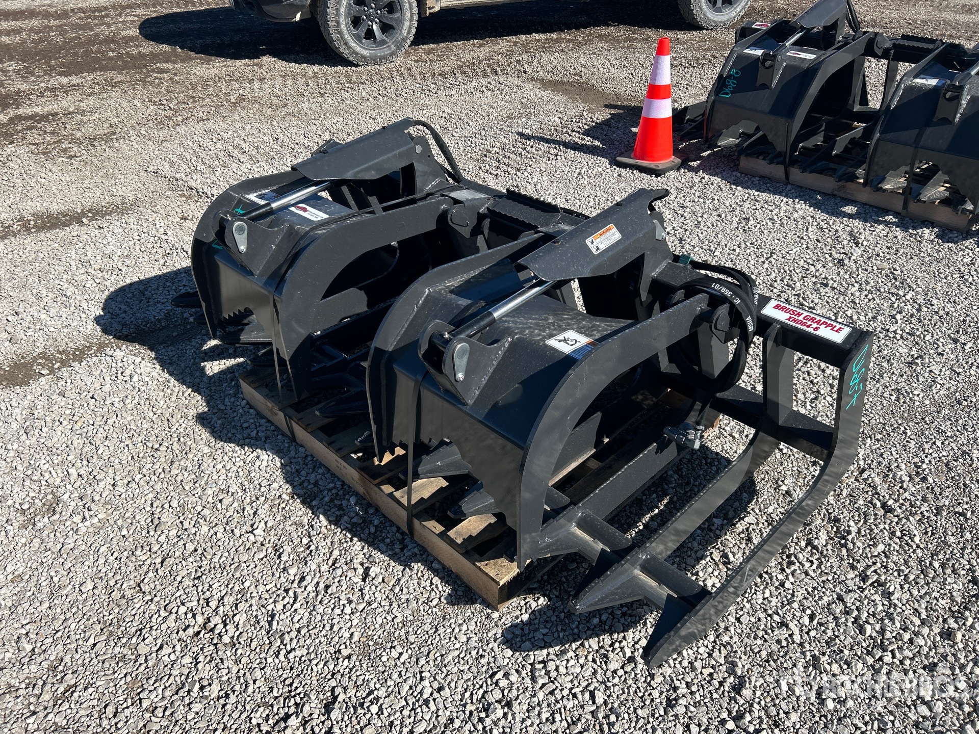 General Appearance with Foto, angolo anteriore sinistro