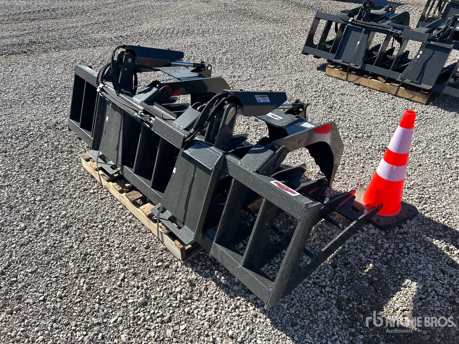 General Appearance with Foto, angolo anteriore sinistro