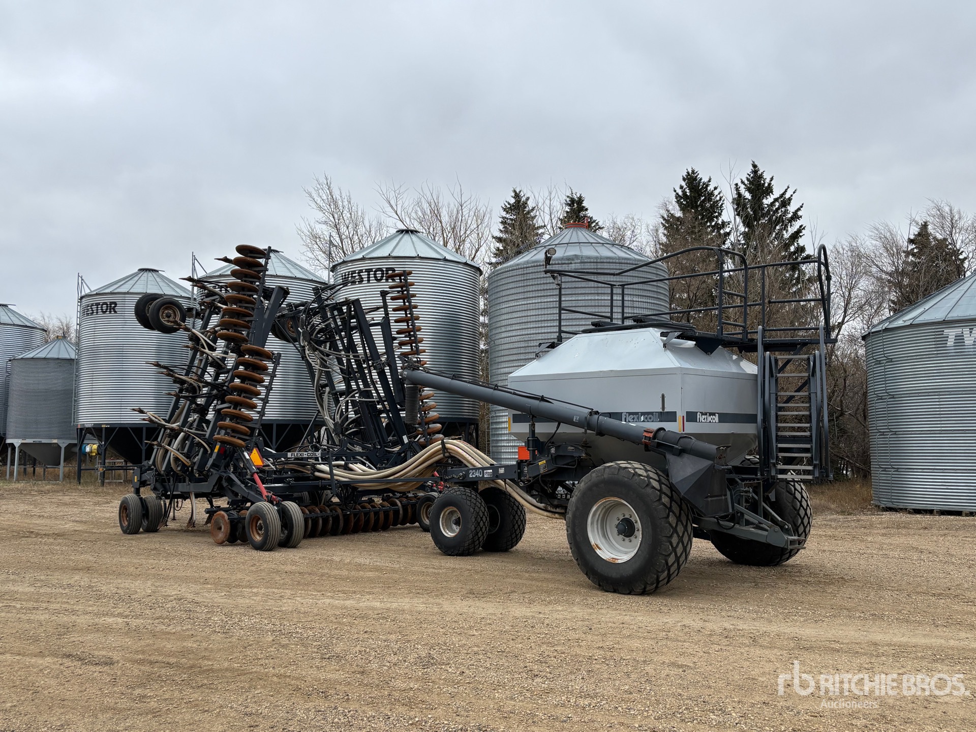 General Appearance with Foto, angolo posteriore sinistro