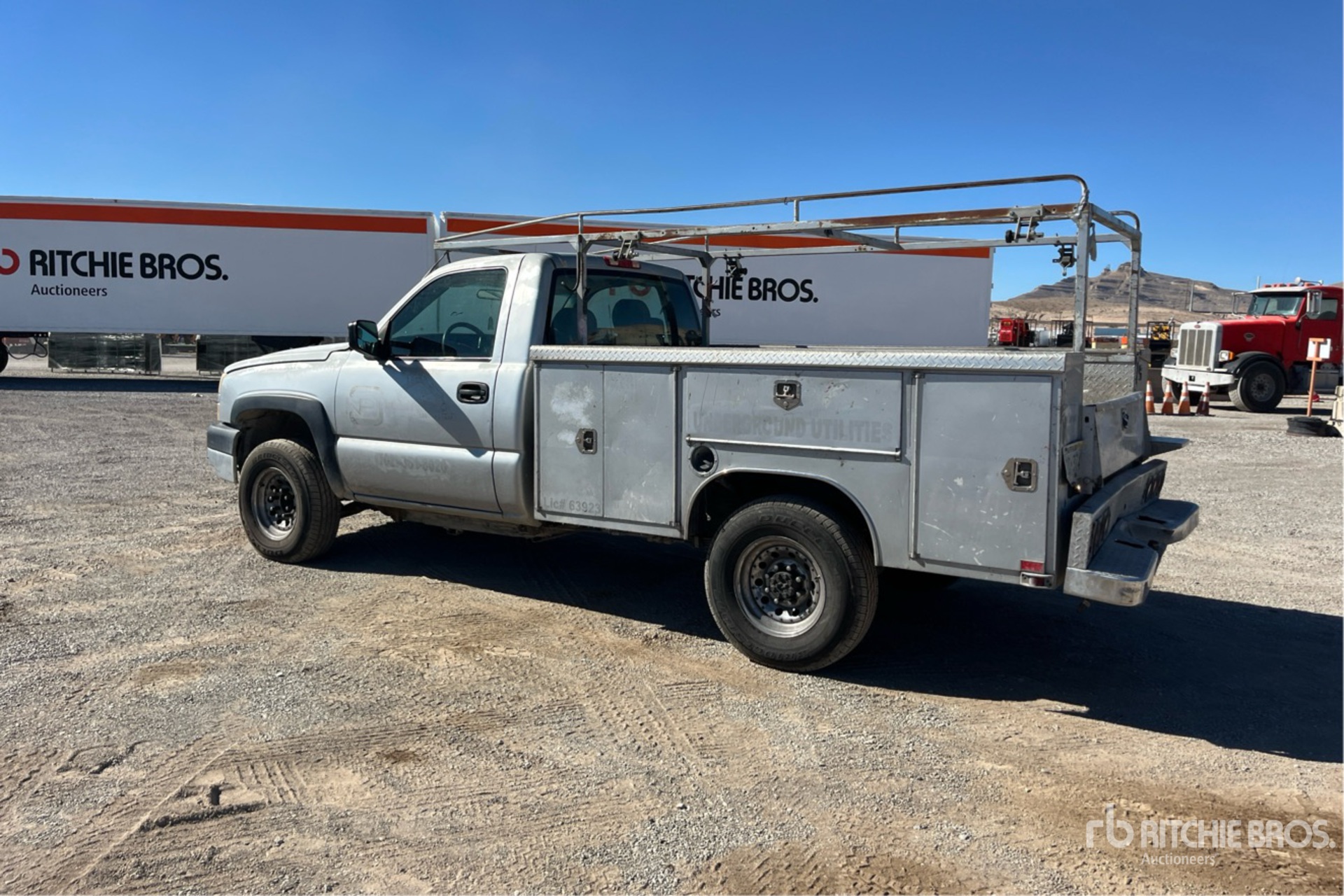 General Appearance with Foto, angolo posteriore sinistro