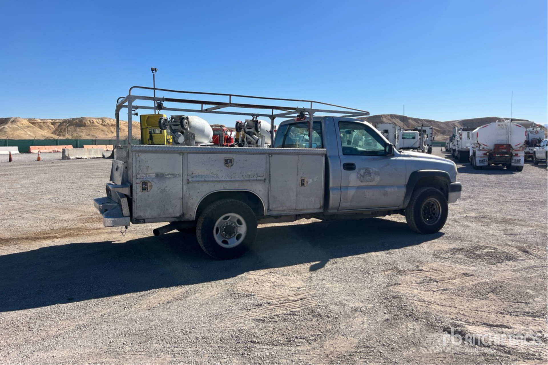 General Appearance with Foto, angolo anteriore sinistro