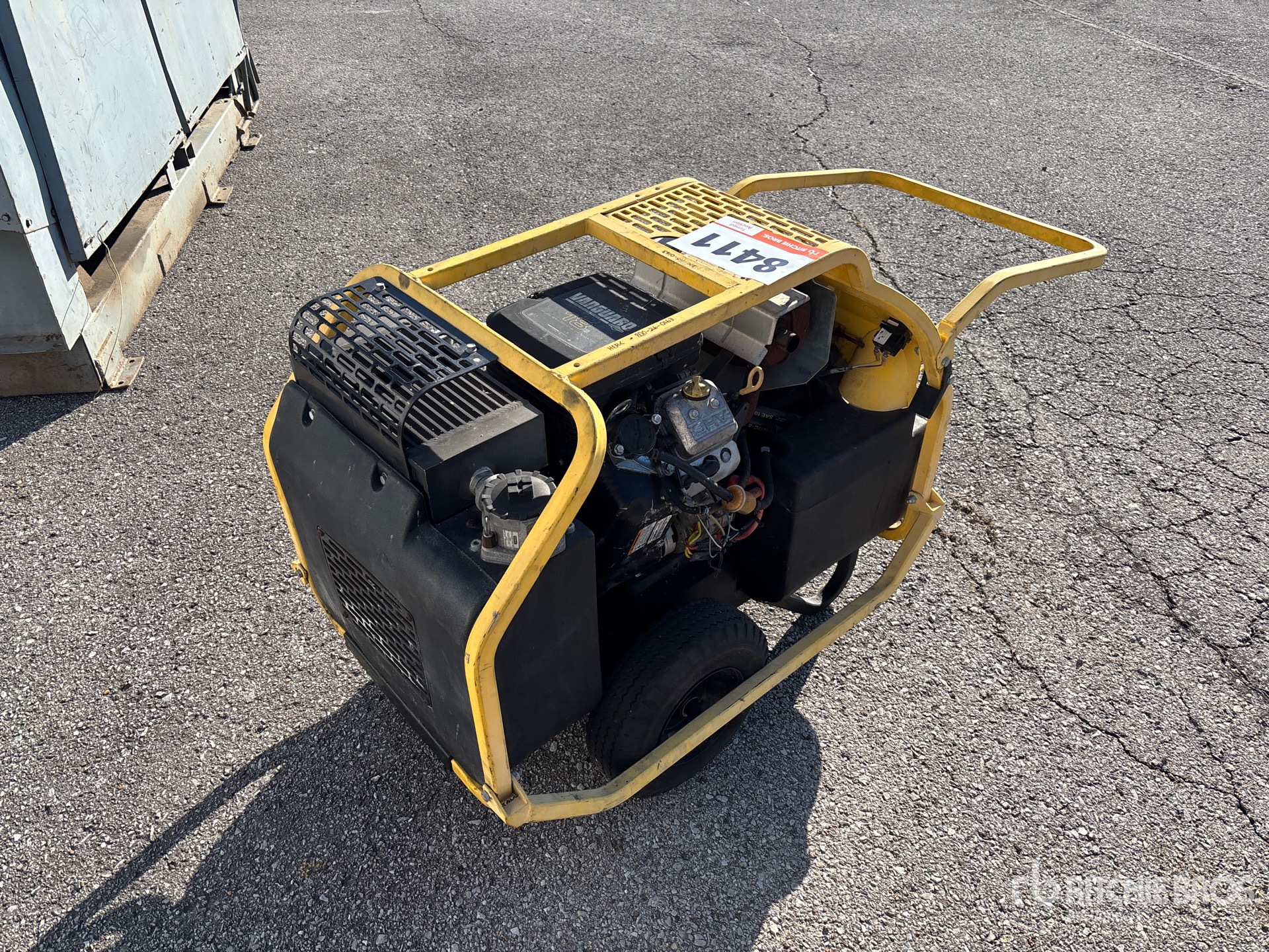 General Appearance with Foto, angolo anteriore sinistro