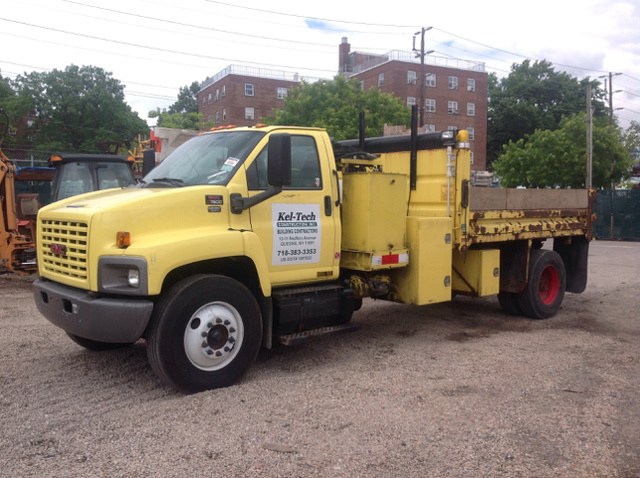 2005 GMC C7500 S/A Dump Truck w/ Air Compressor 2005 GMC C7500 S/A Dump Truck w/ Air Compressor