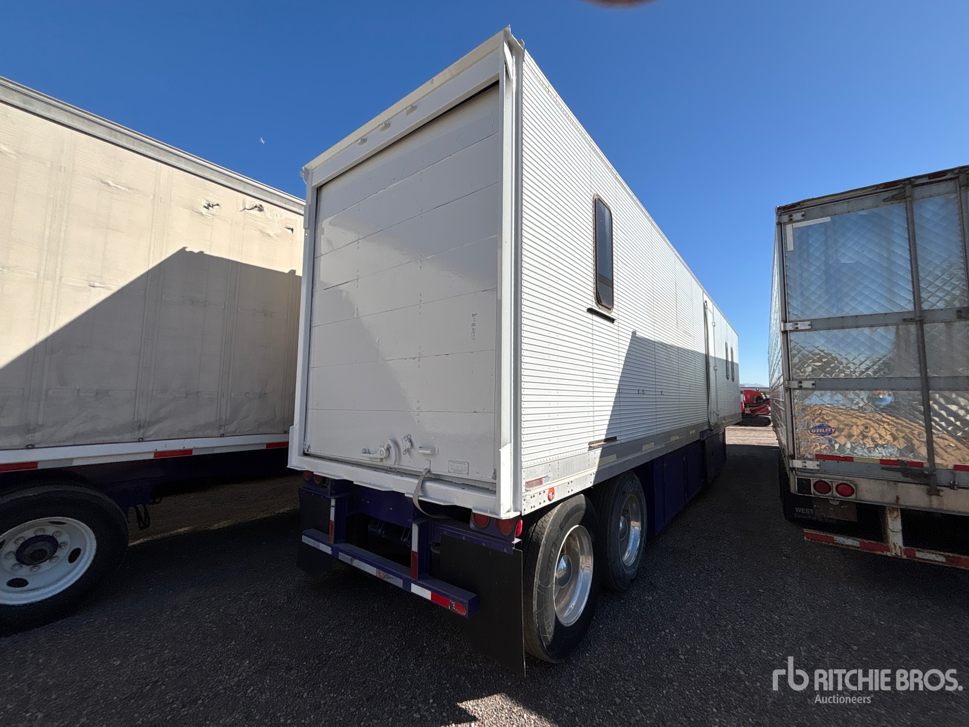 General Appearance with Imagen: esquina trasera derecha