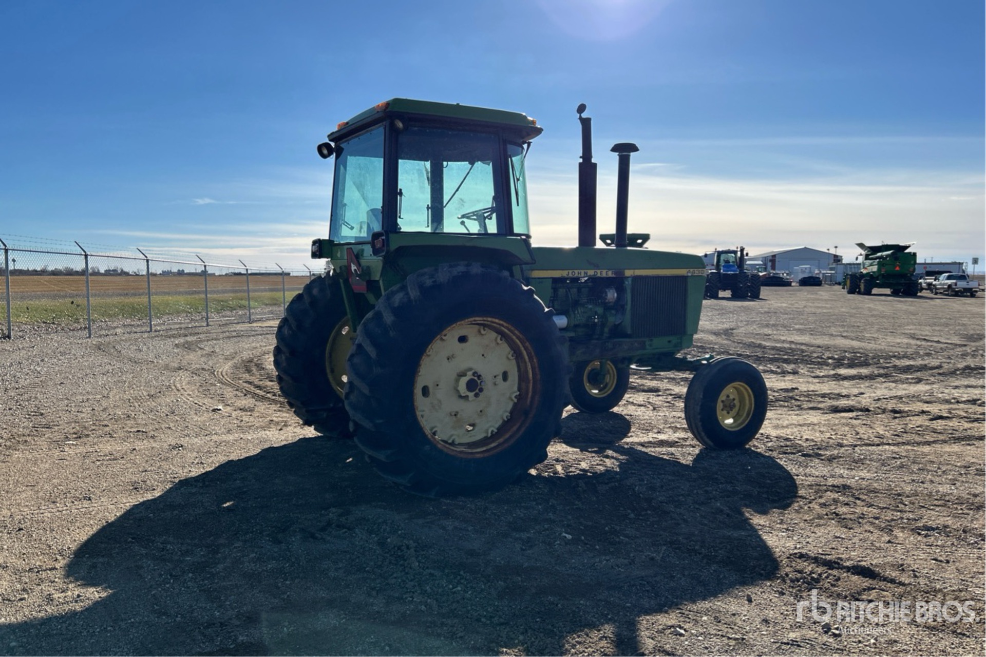 General Appearance with Bild, Ecke hinten rechts