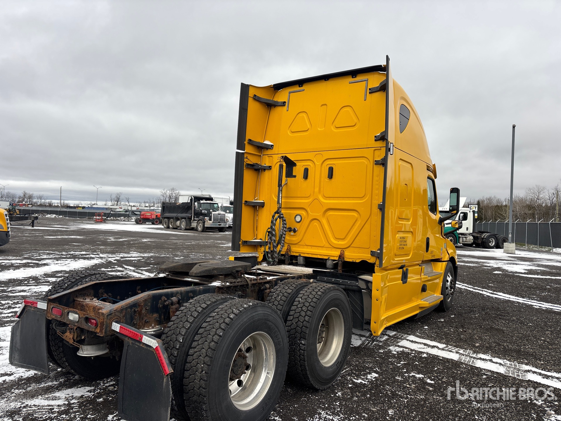 General Appearance with Bild, Ecke hinten rechts