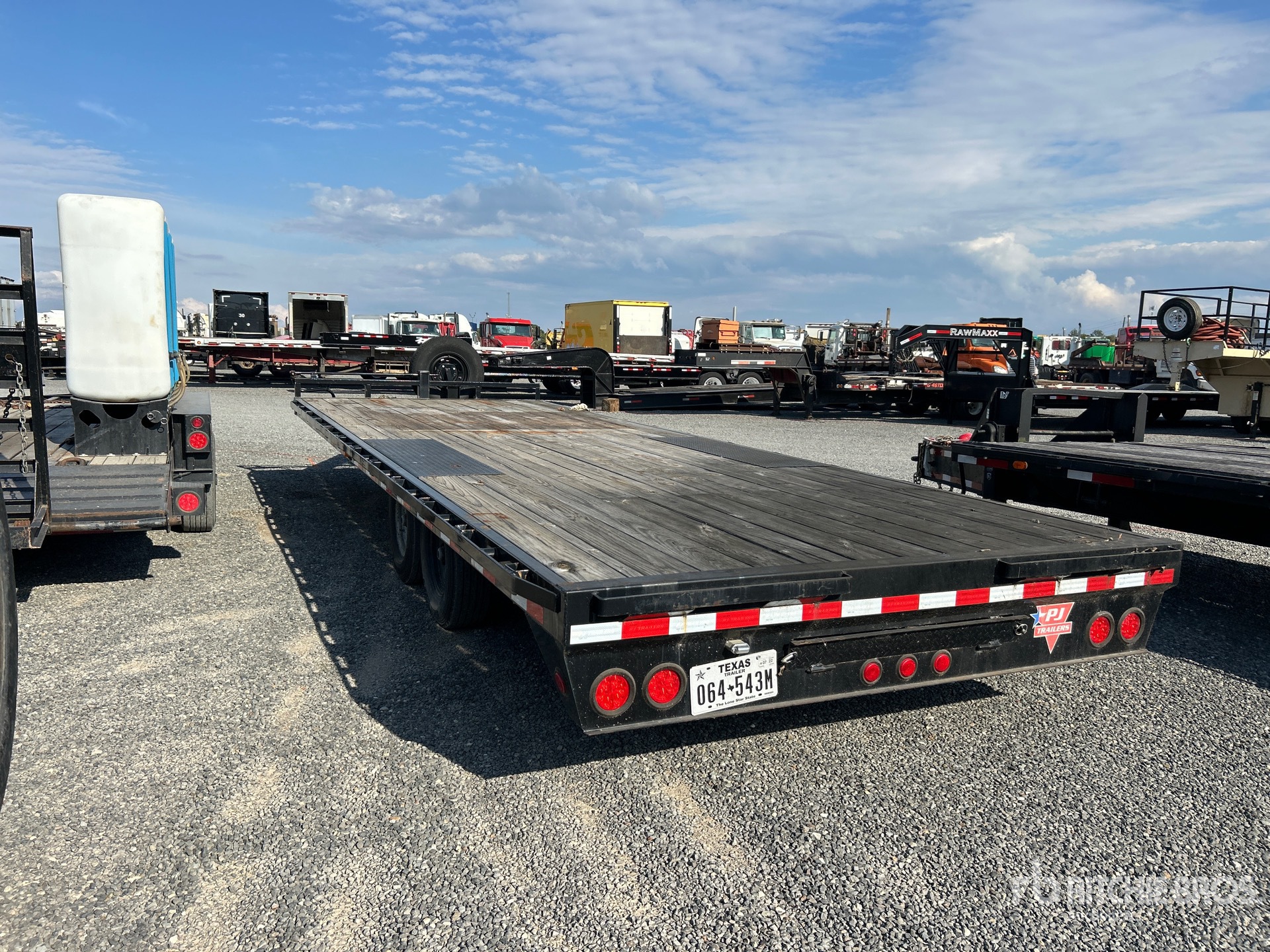 Aspect général with Image, coin arrière gauche