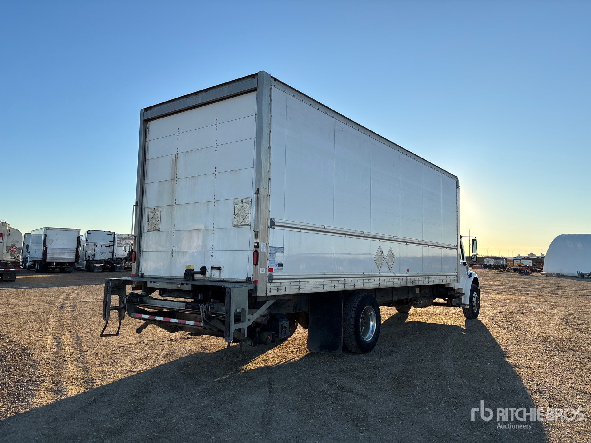 General Appearance with Foto, angolo anteriore sinistro