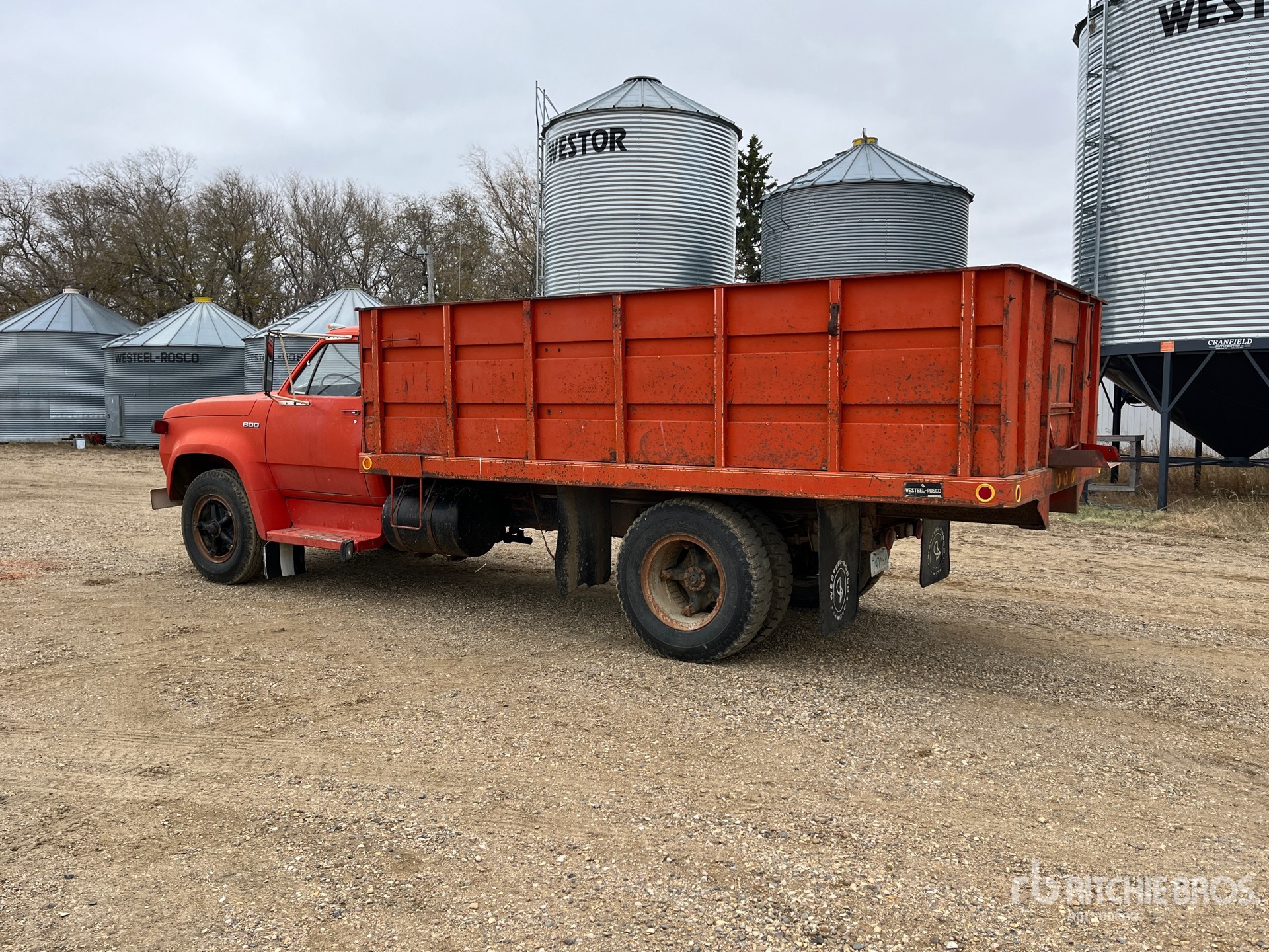 General Appearance with Imagen: esquina trasera izquierda