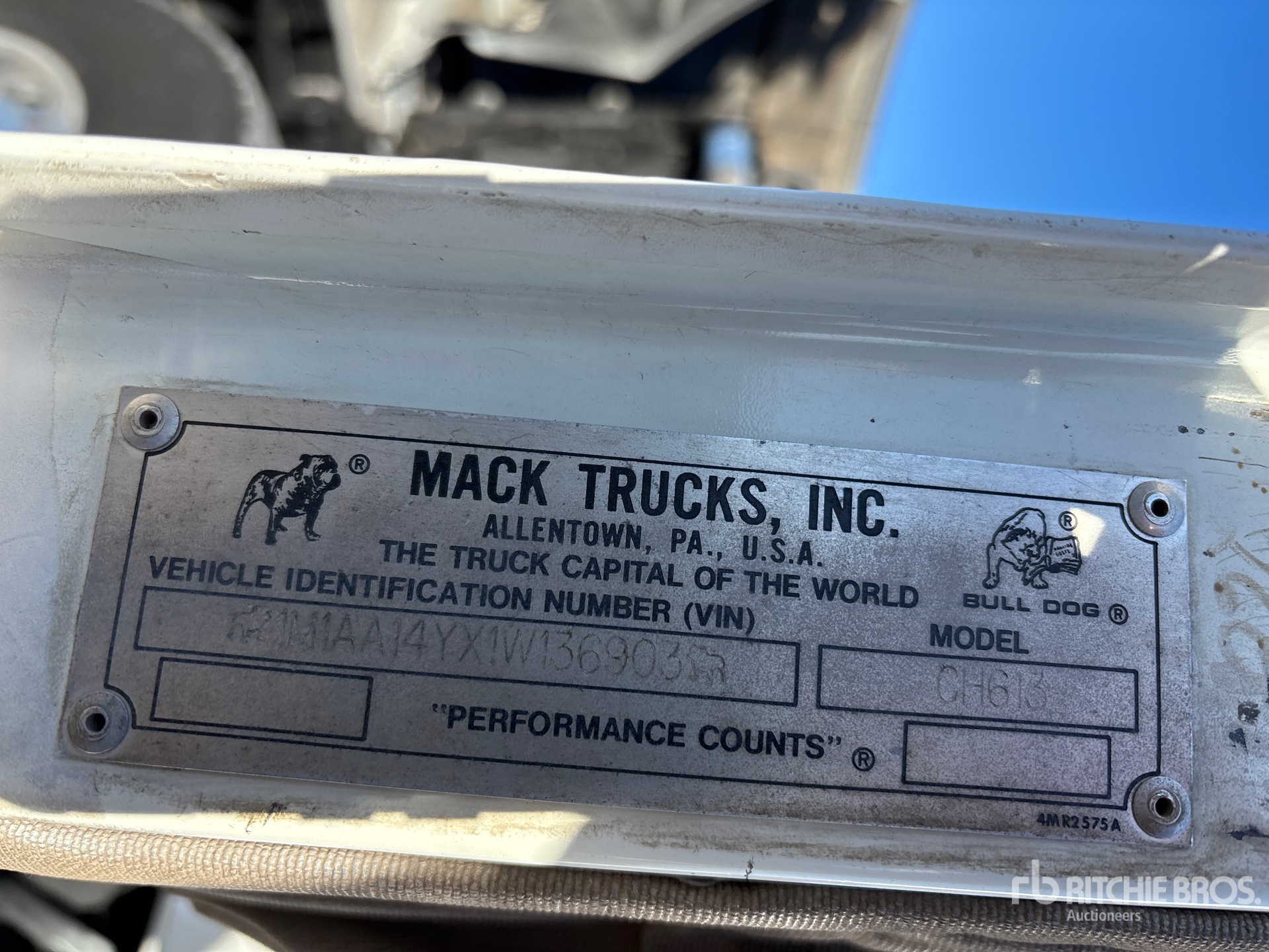 General Appearance with Numéro de série/Numéro d'identification du véhicule automobile