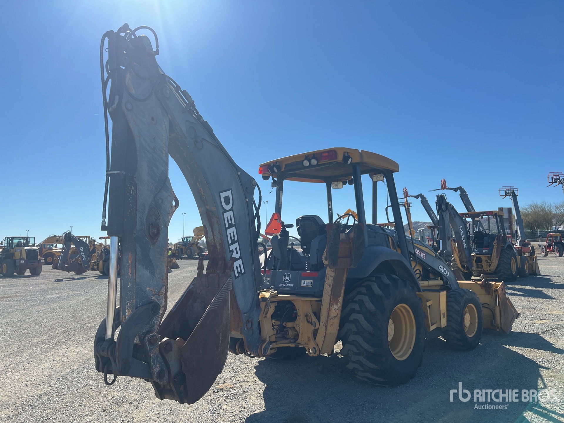 Aspect général with Image, coin arrière droit