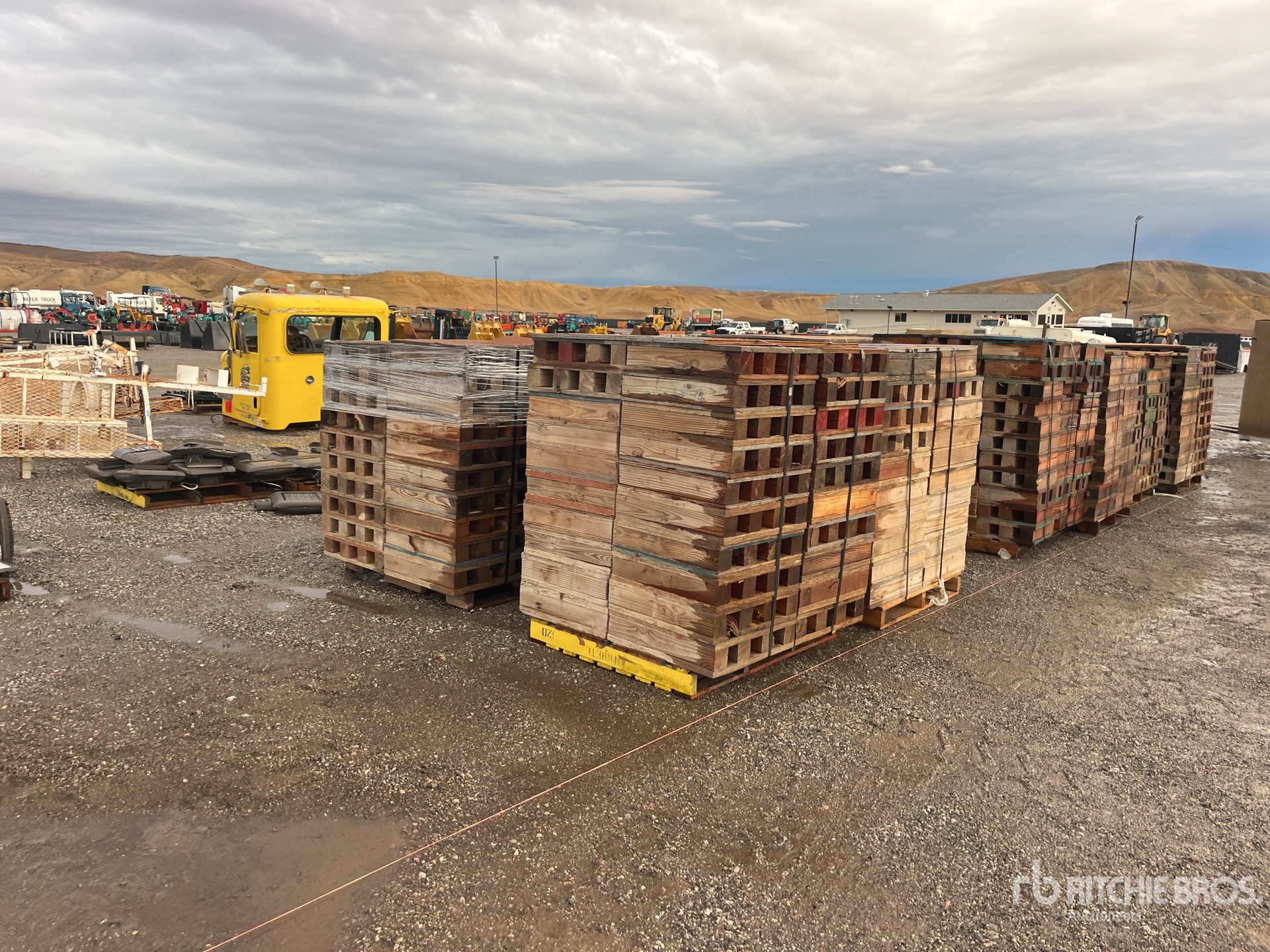 General Appearance with Foto, angolo anteriore sinistro