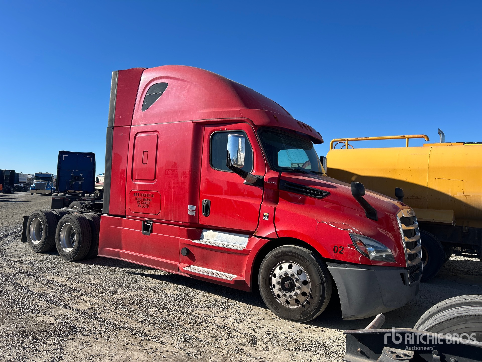 General Appearance with Picture, Right Front Corner