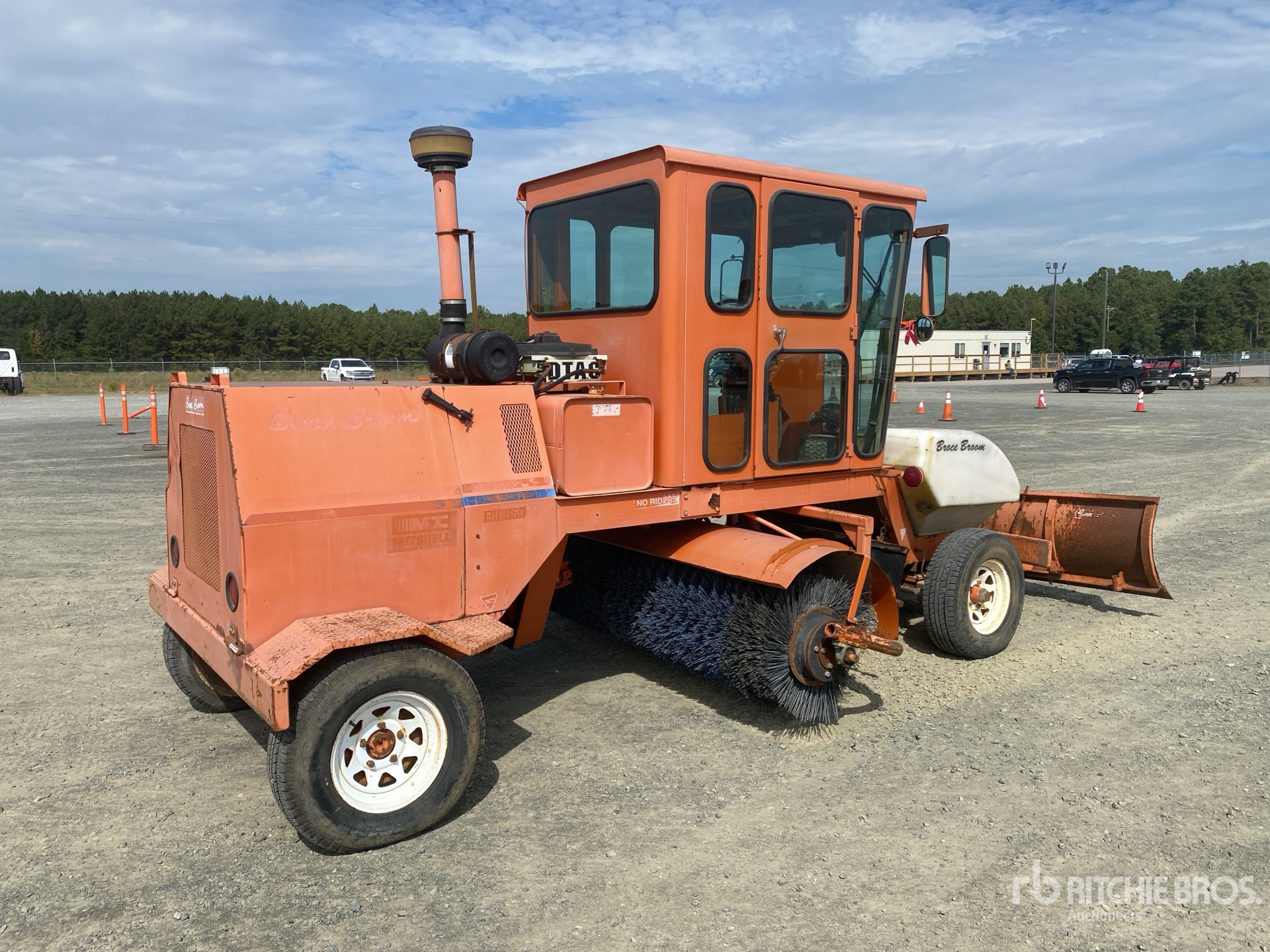 General Appearance with Imagen: esquina trasera derecha