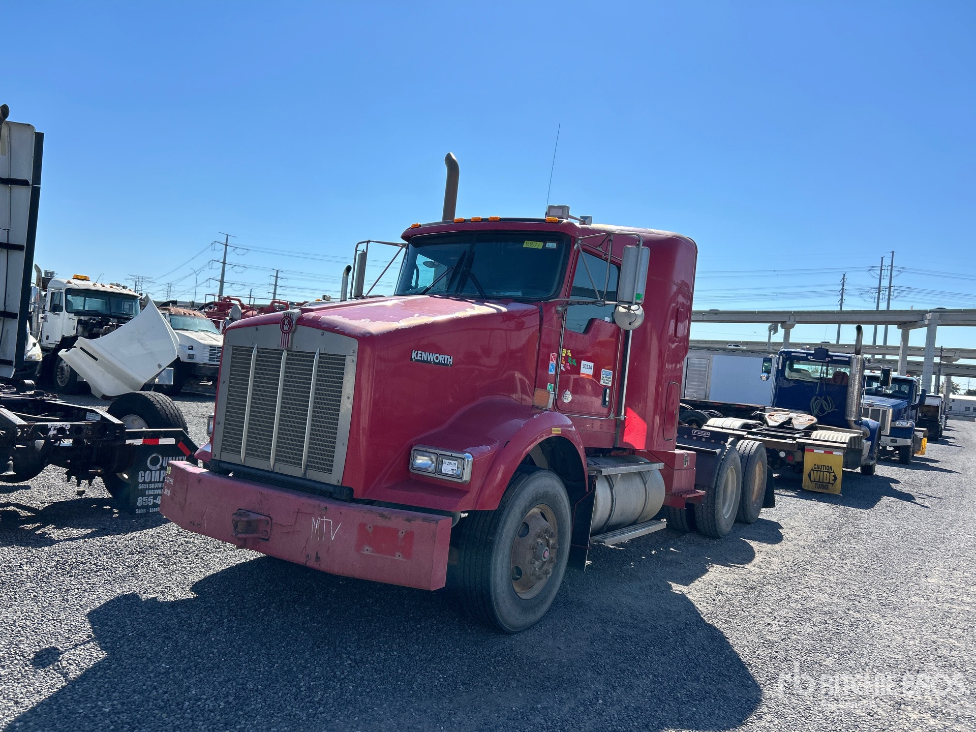 General Appearance with Bild, Ecke vorne links