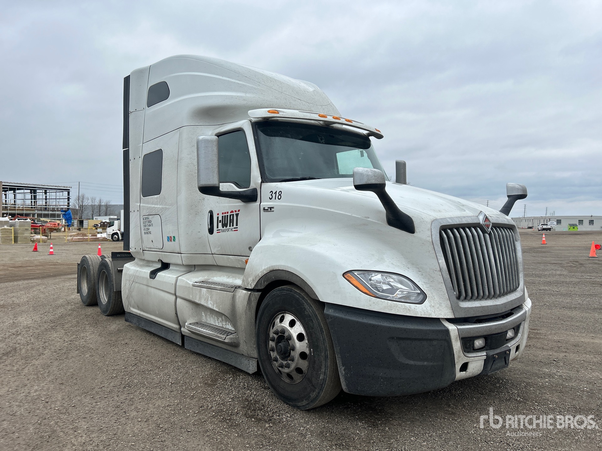 Aspect général with Image, coin avant droit