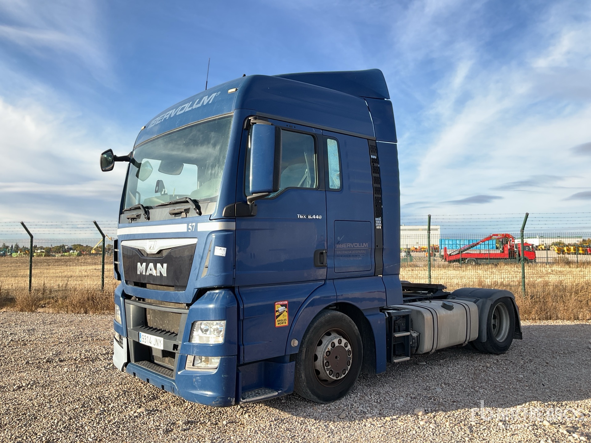 General Appearance with Operation Video