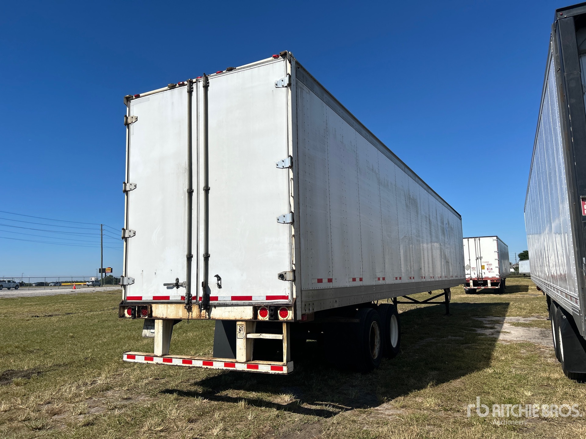 General Appearance with Imagen: esquina trasera derecha