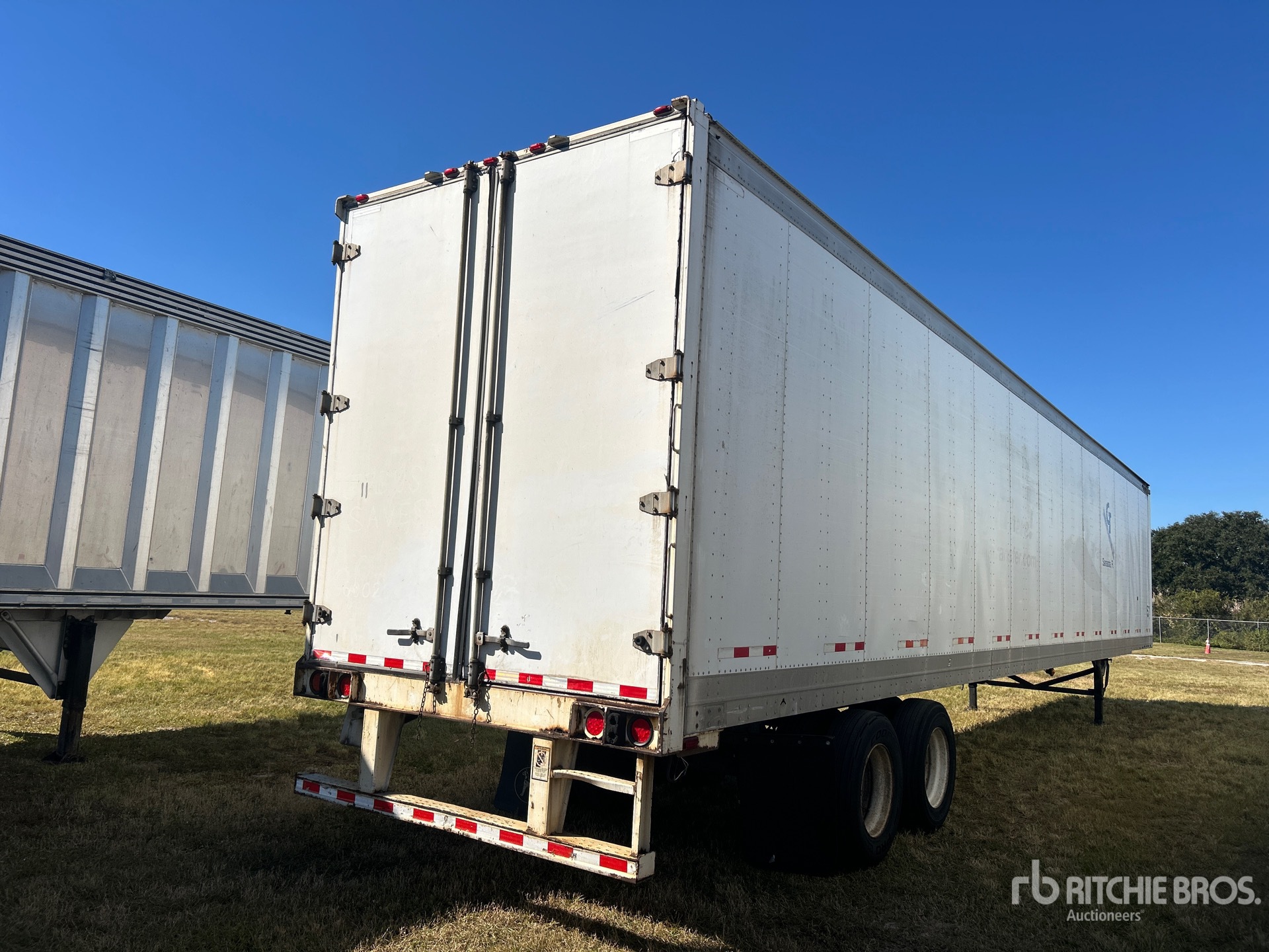 General Appearance with Imagen: esquina trasera derecha