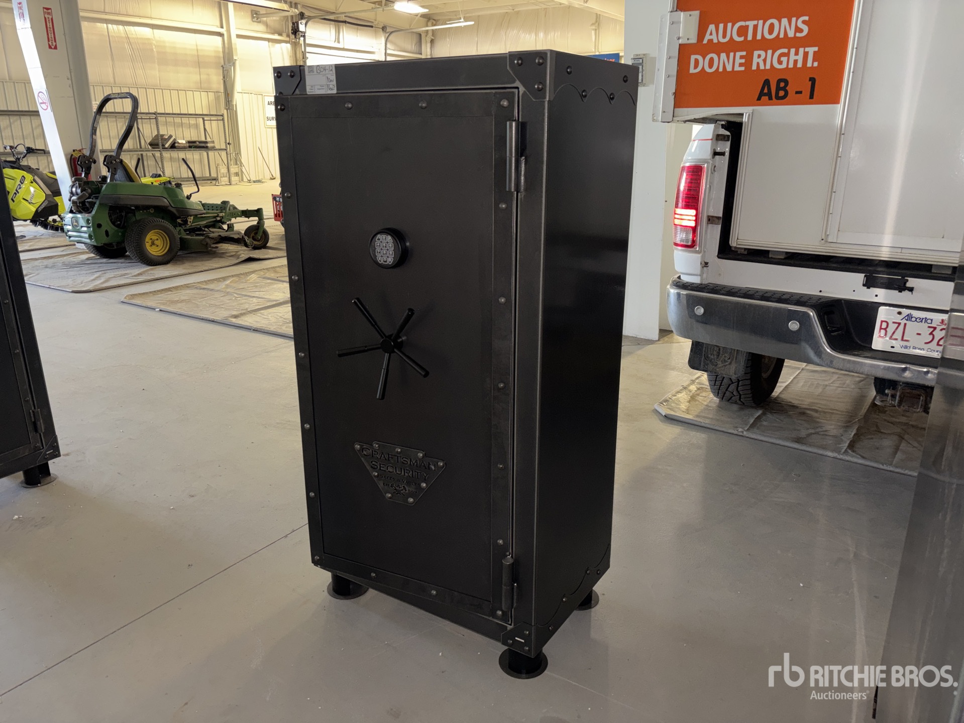 General Appearance with Picture, Left Front Corner