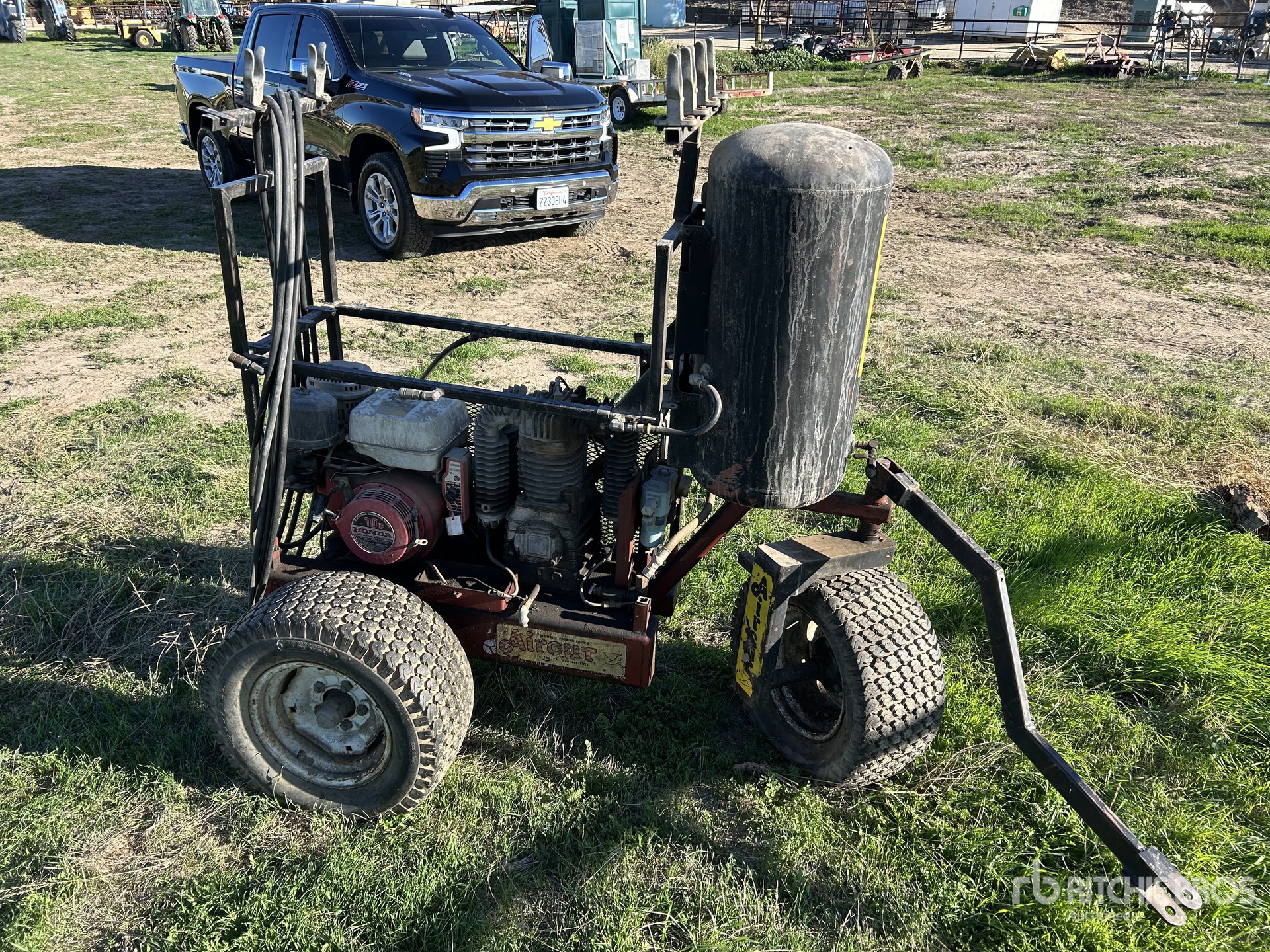 General Appearance with Featured Photo