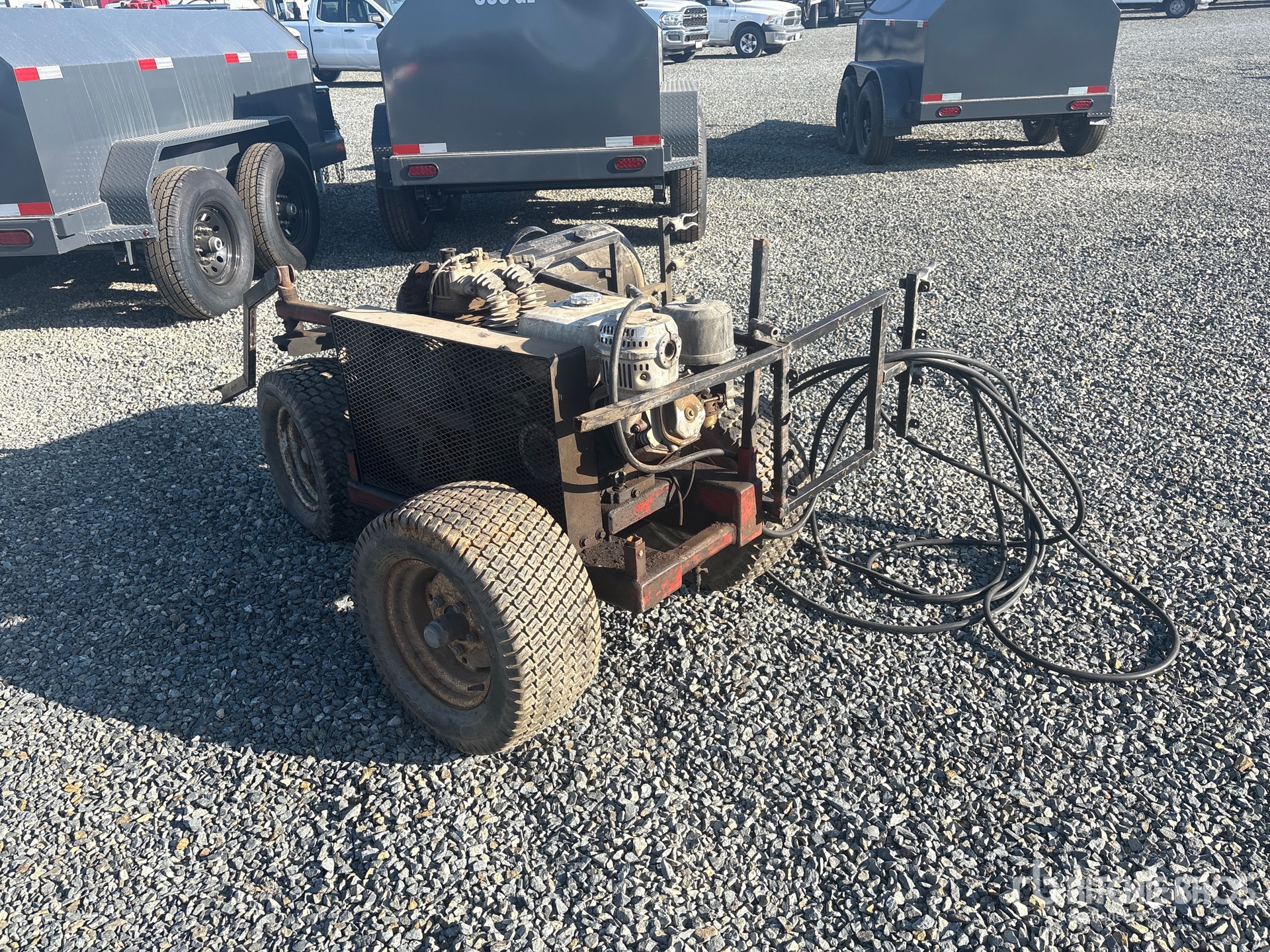 General Appearance with Foto, angolo posteriore sinistro