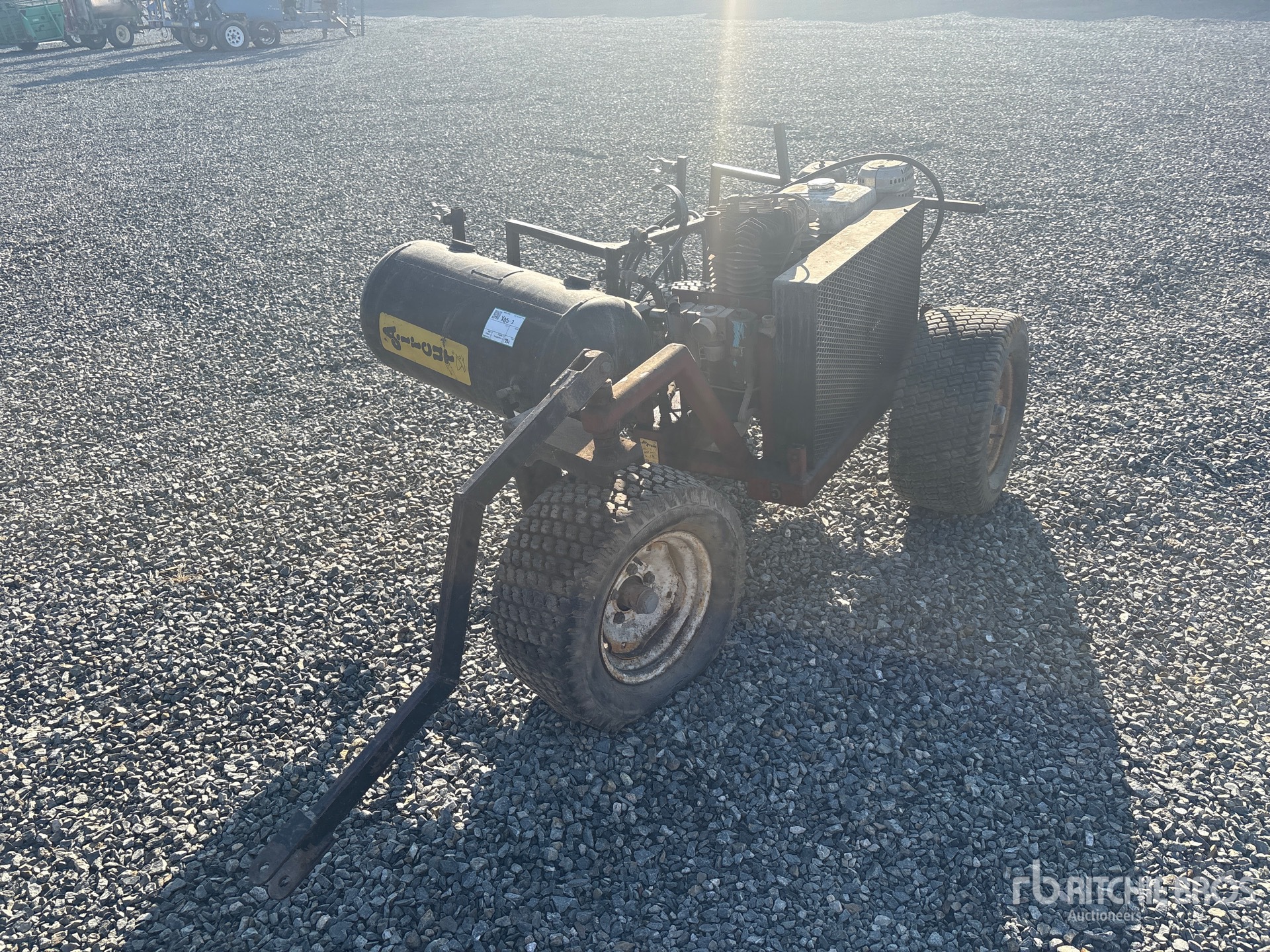 General Appearance with Foto, angolo anteriore sinistro