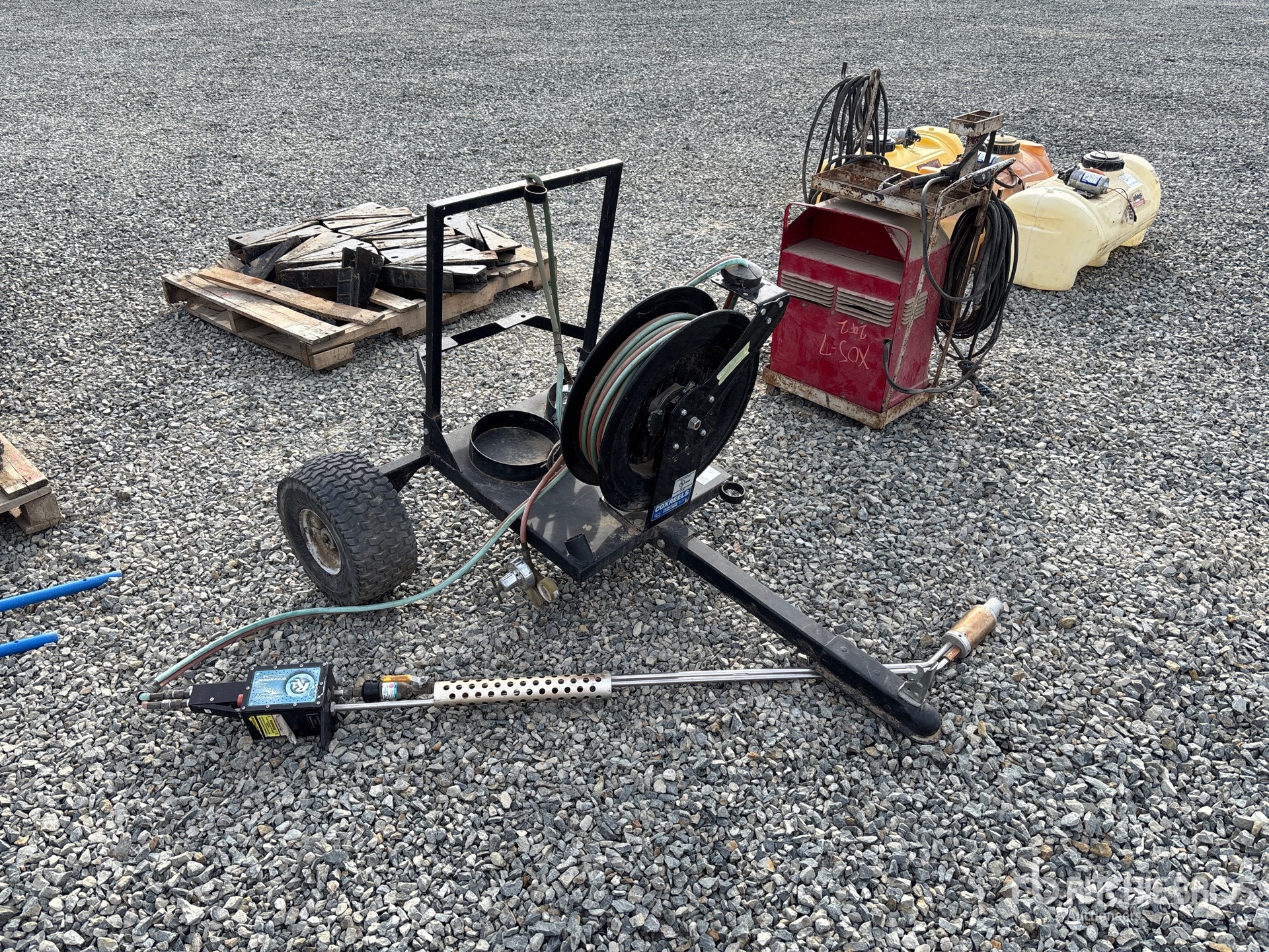 General Appearance with Picture, Right Front Corner