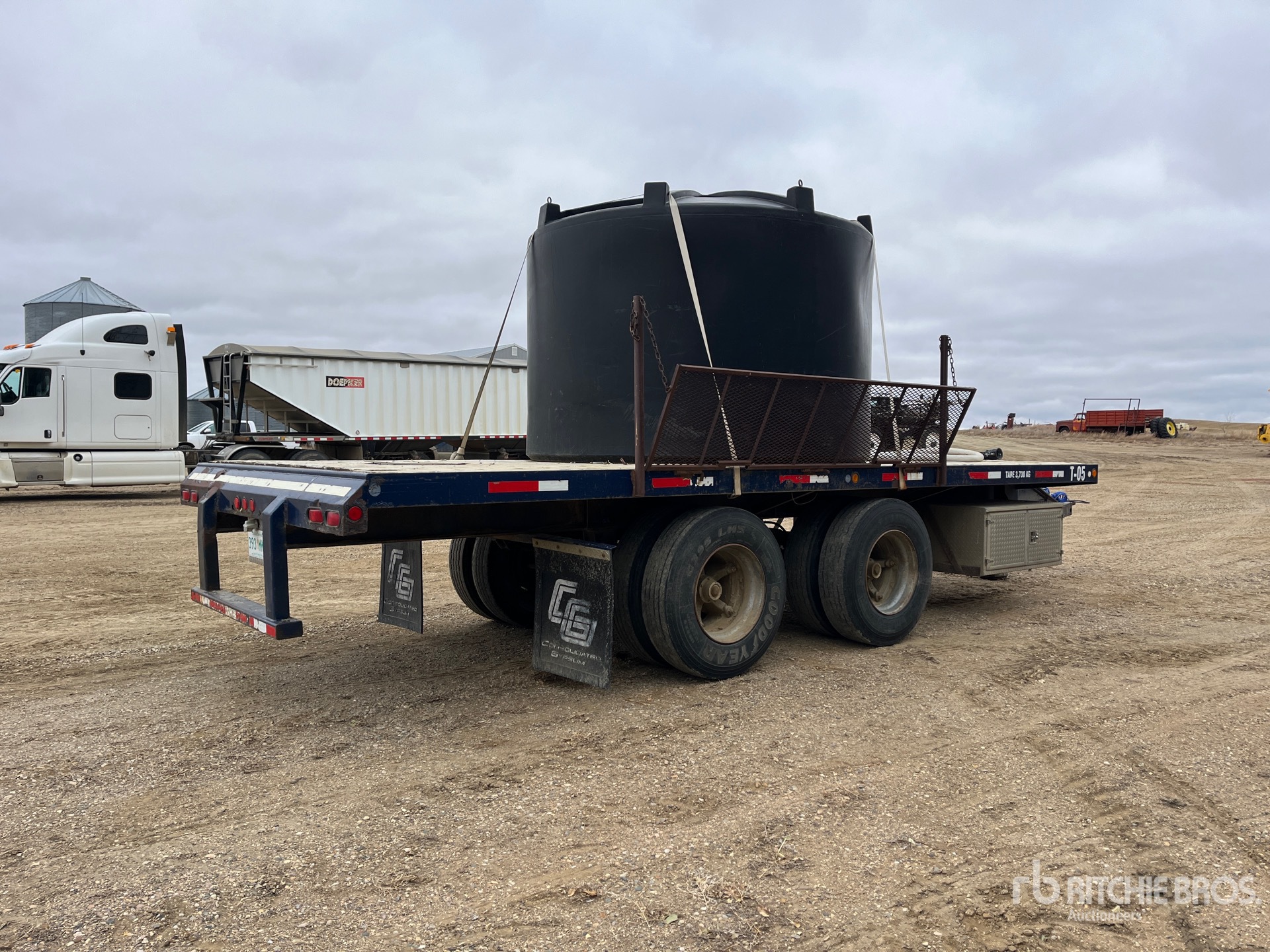 Aspect général with Image, coin arrière droit