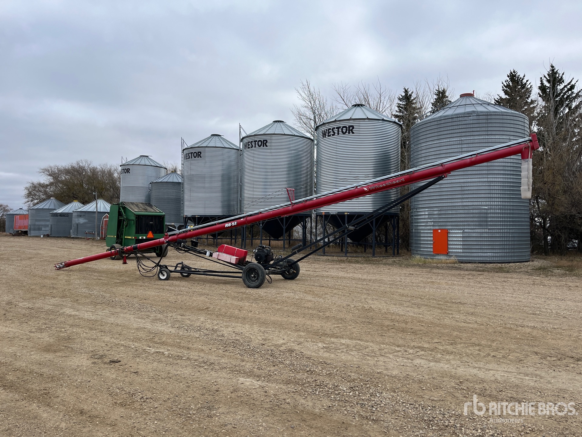 General Appearance with Foto, angolo posteriore sinistro