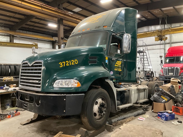 2018 Mack CXU612 4x2 S/A Day Cab Truck Tractor (Inoperable)