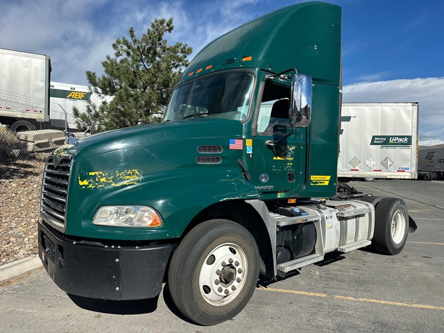 2017 Mack CXU612 4x2 S/A Day Cab Truck Tractor