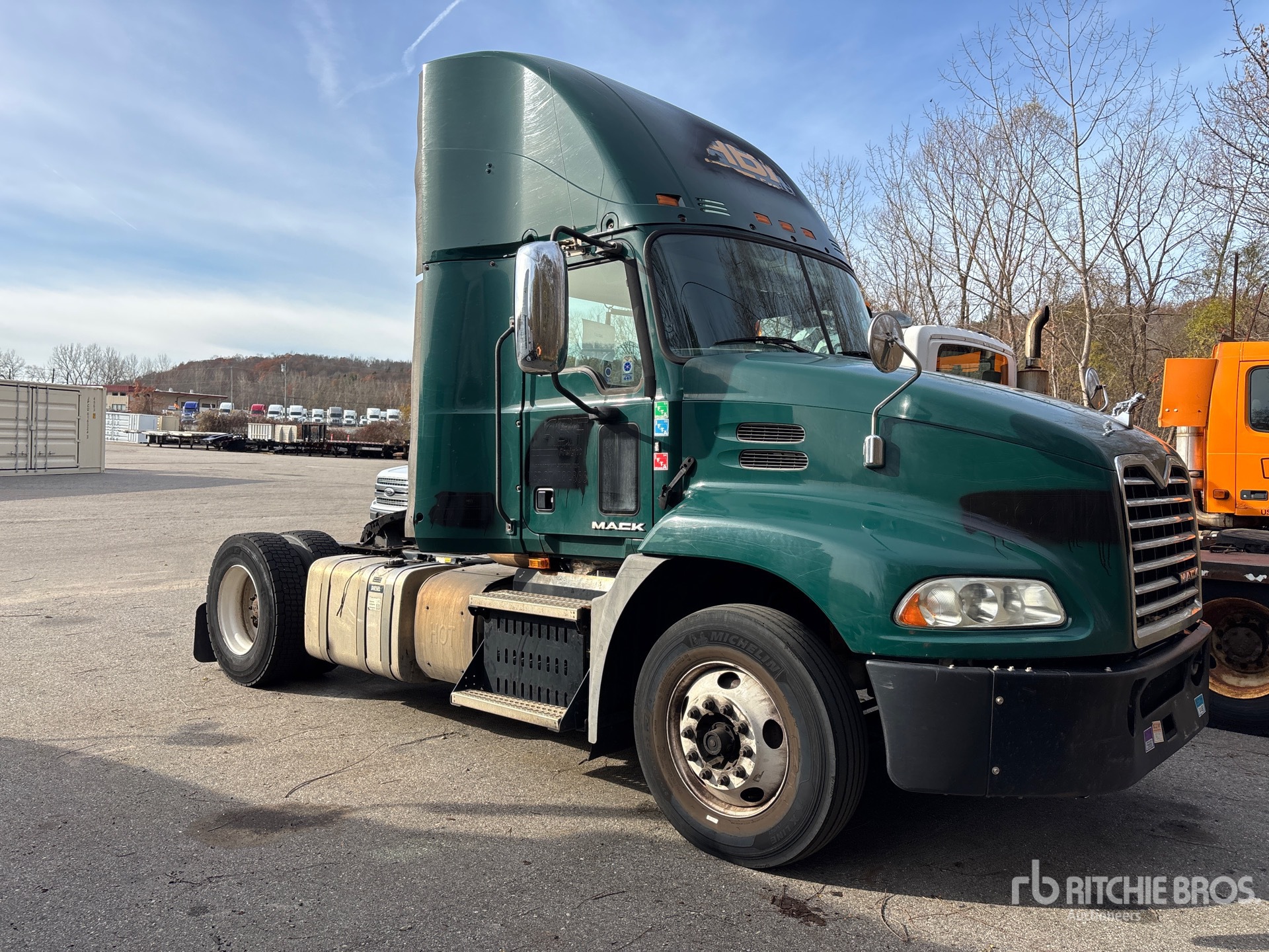 General Appearance with Foto, angolo anteriore destro