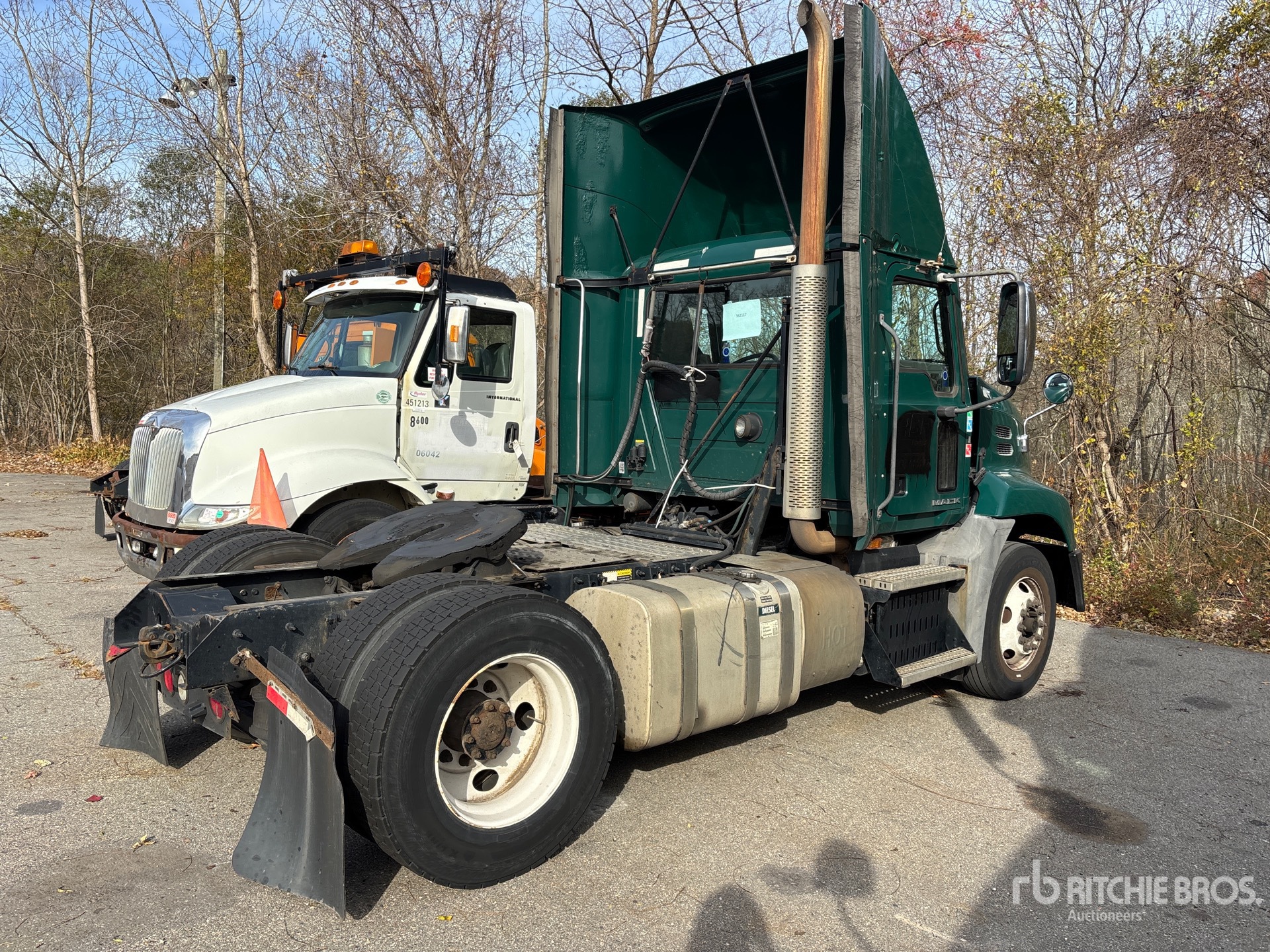 General Appearance with Foto, angolo anteriore sinistro