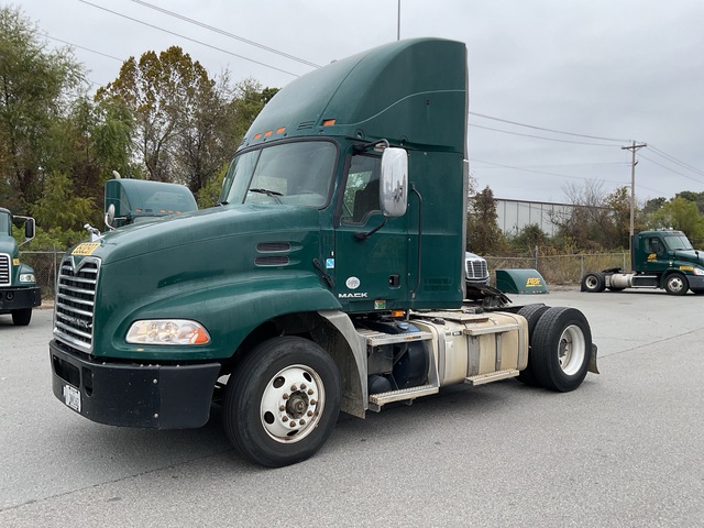 2016 Mack CXU612 4x2 S/A Day Cab Truck Tractor