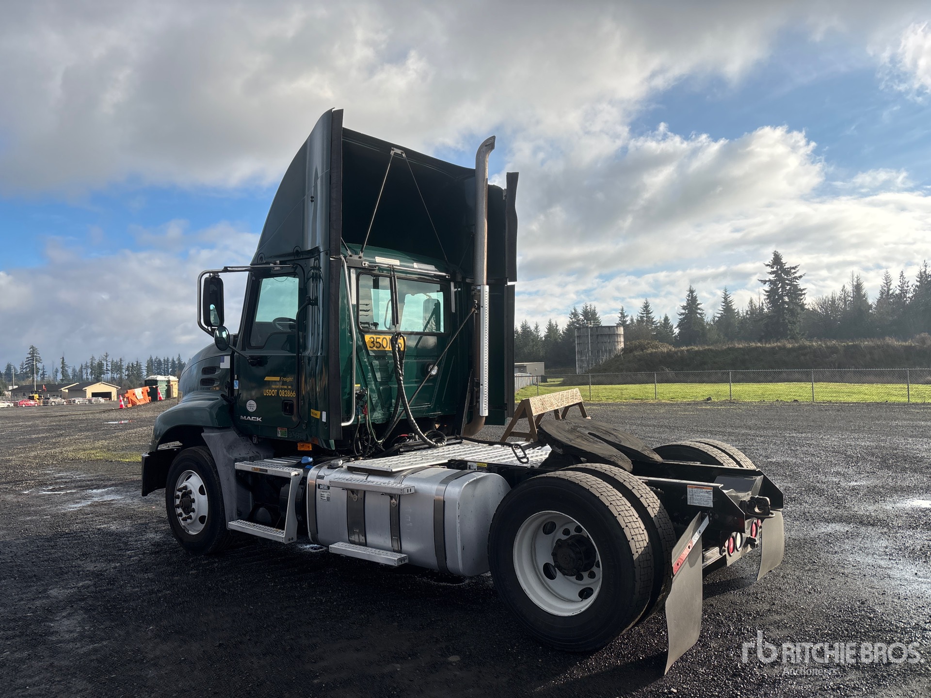 Aspect général with Image, coin arrière gauche