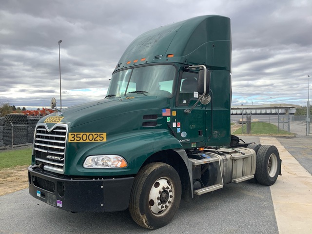 2016 Mack CXU612 4x2 S/A Day Cab Truck Tractor