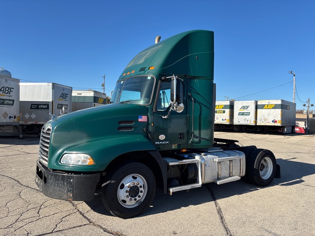 2015 Mack CXU612 4x2 S/A Day Cab Truck Tractor