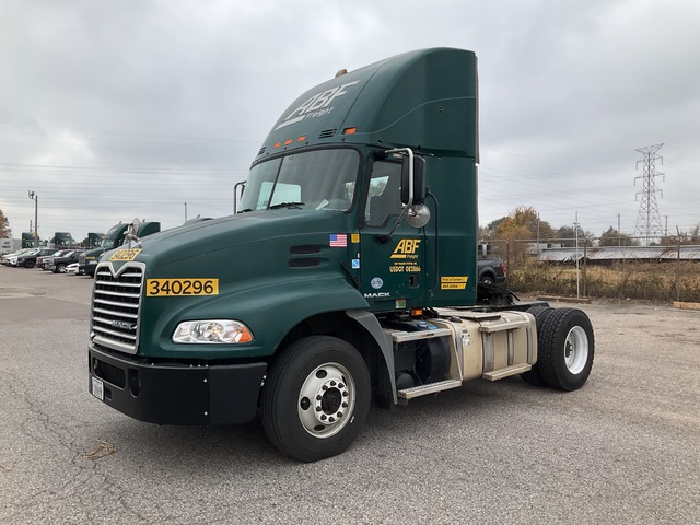 2015 Mack CXU612 4x2 S/A Day Cab Truck Tractor