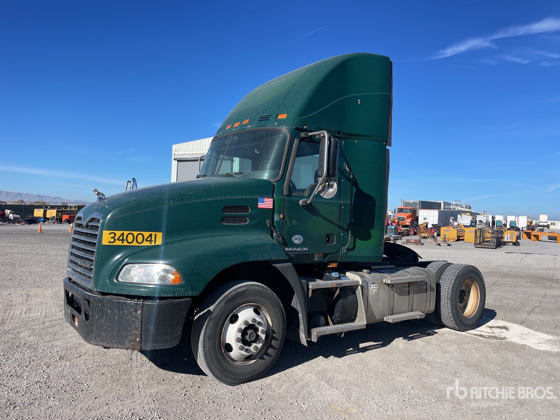 General Appearance with Bild, Ecke vorne links