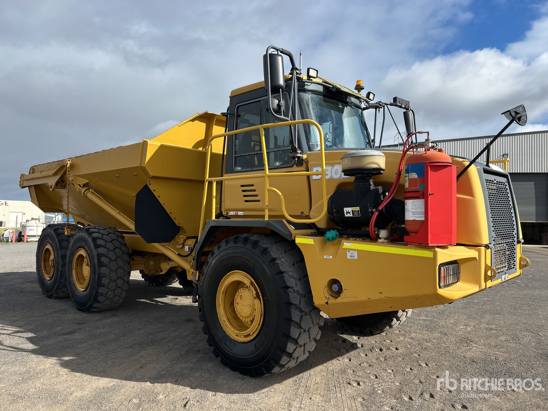 Aspect général with Image, coin avant droit