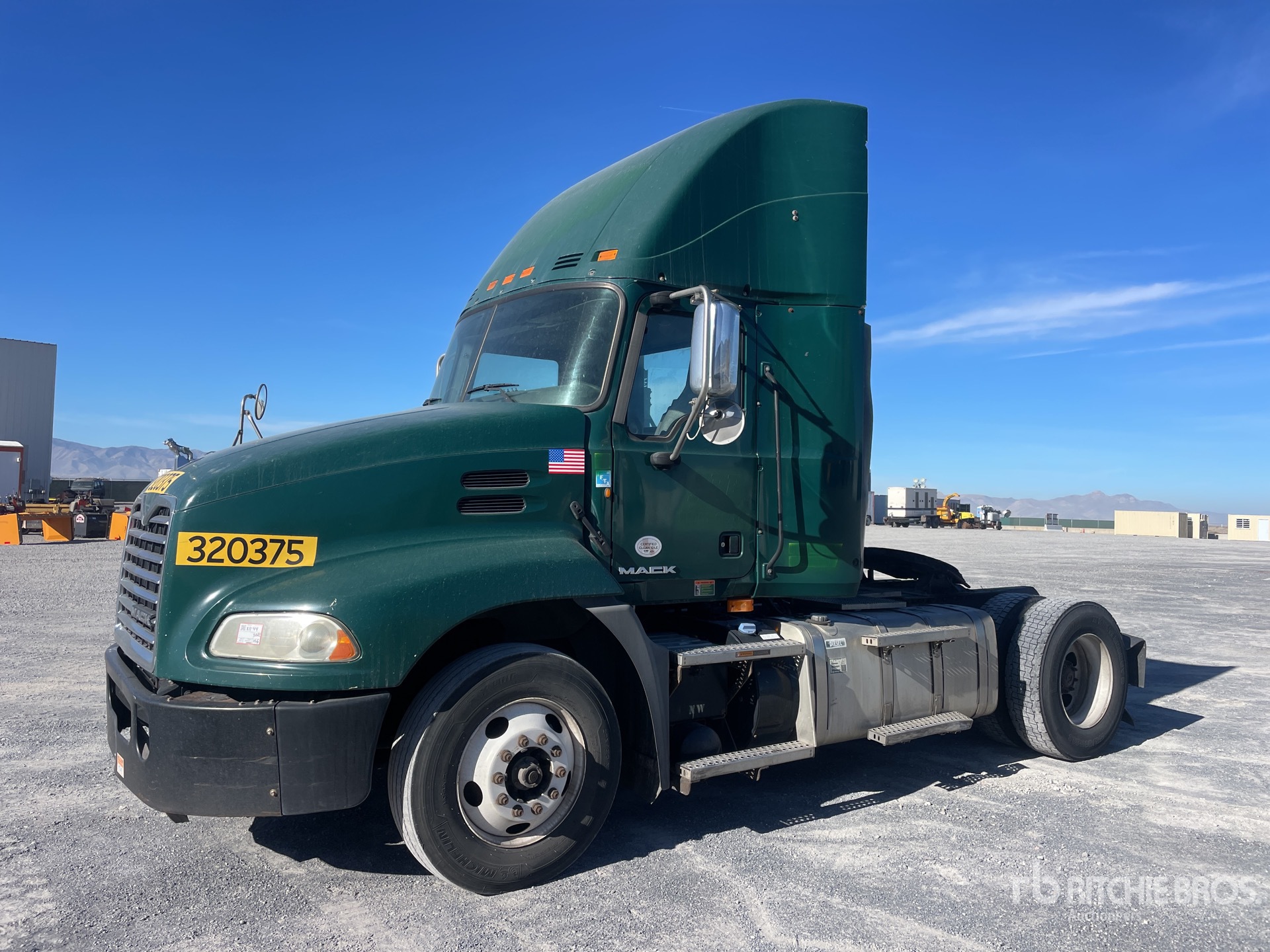 General Appearance with Bild, Ecke vorne links