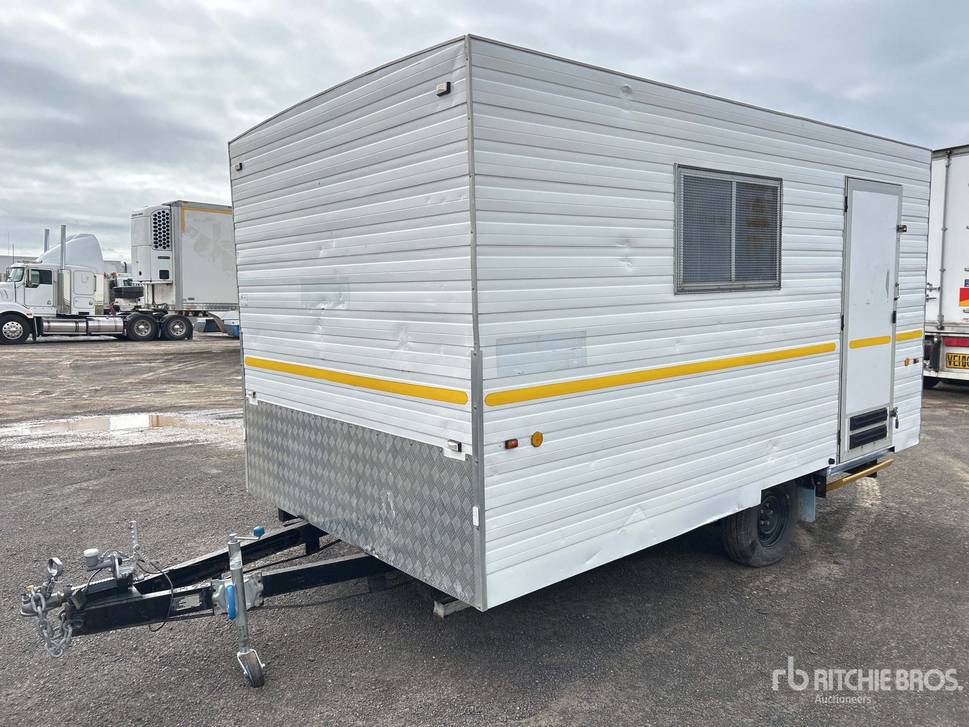 General Appearance with Picture, Right Front Corner