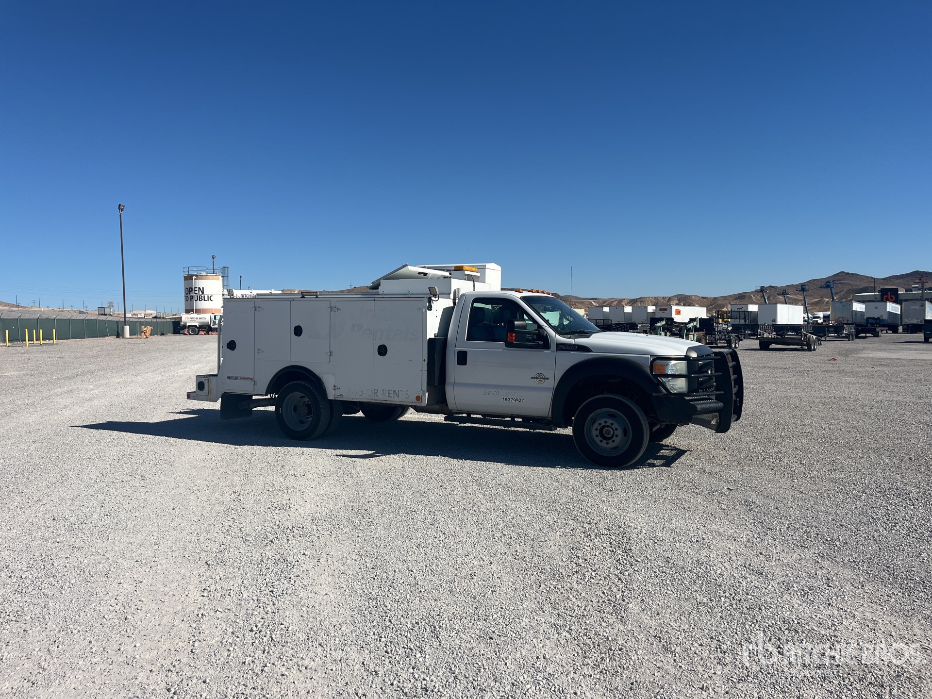 General Appearance with Picture, Right Front Corner