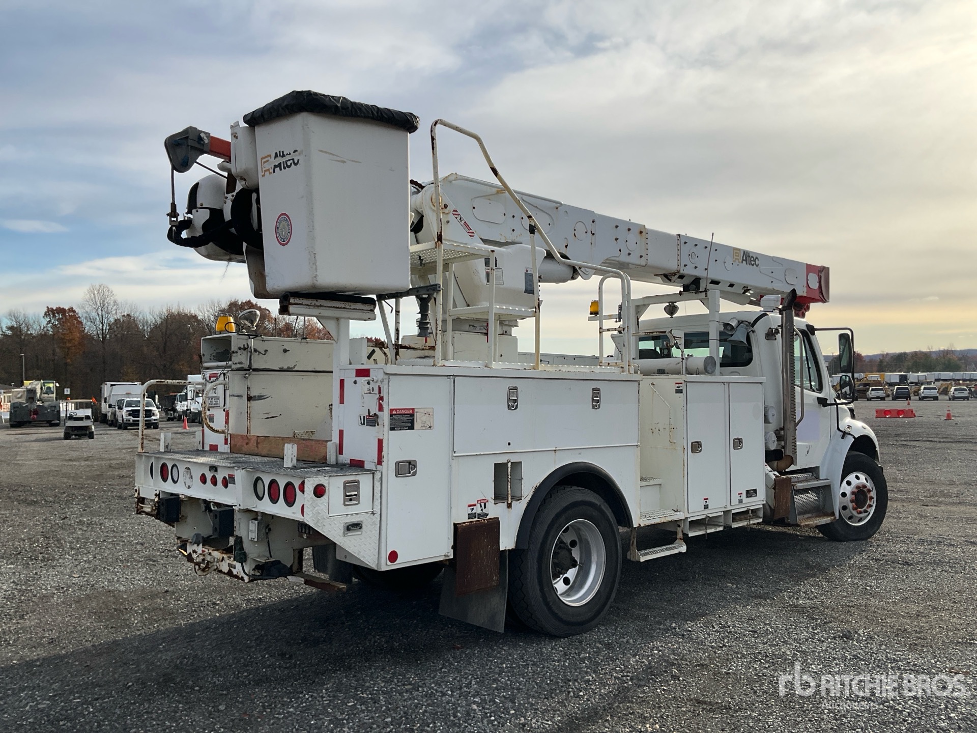 General Appearance with Foto, angolo anteriore sinistro