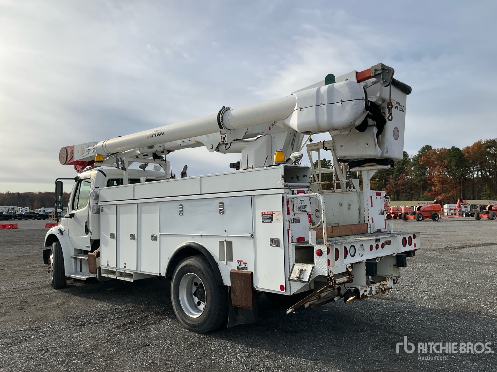 General Appearance with Foto, angolo posteriore sinistro