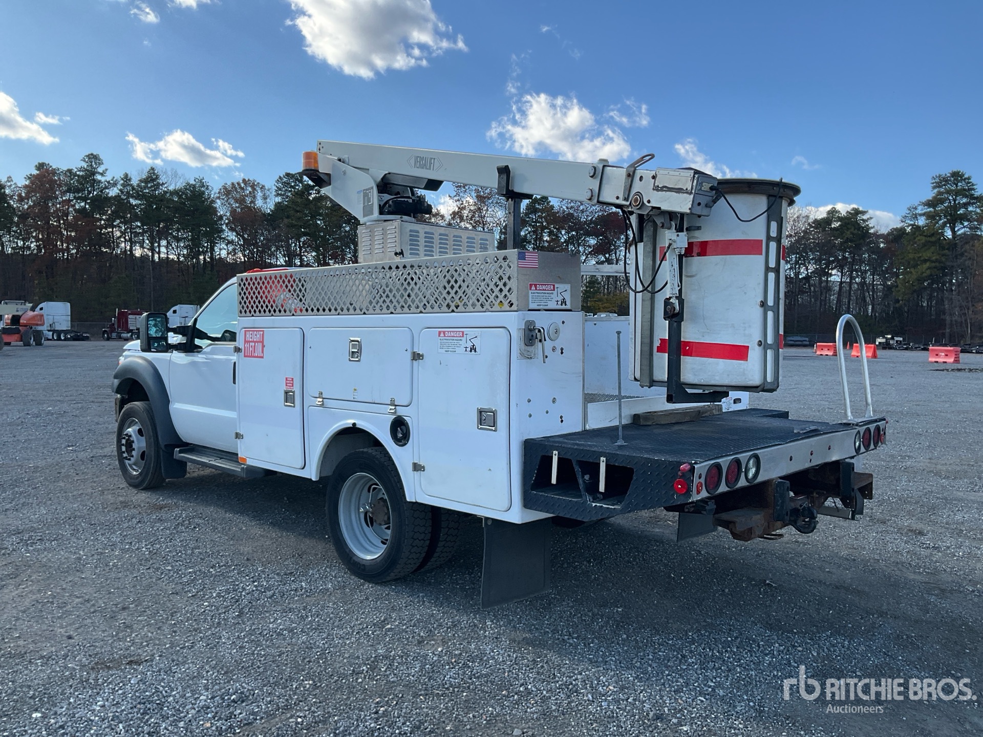 General Appearance with Foto, angolo posteriore sinistro